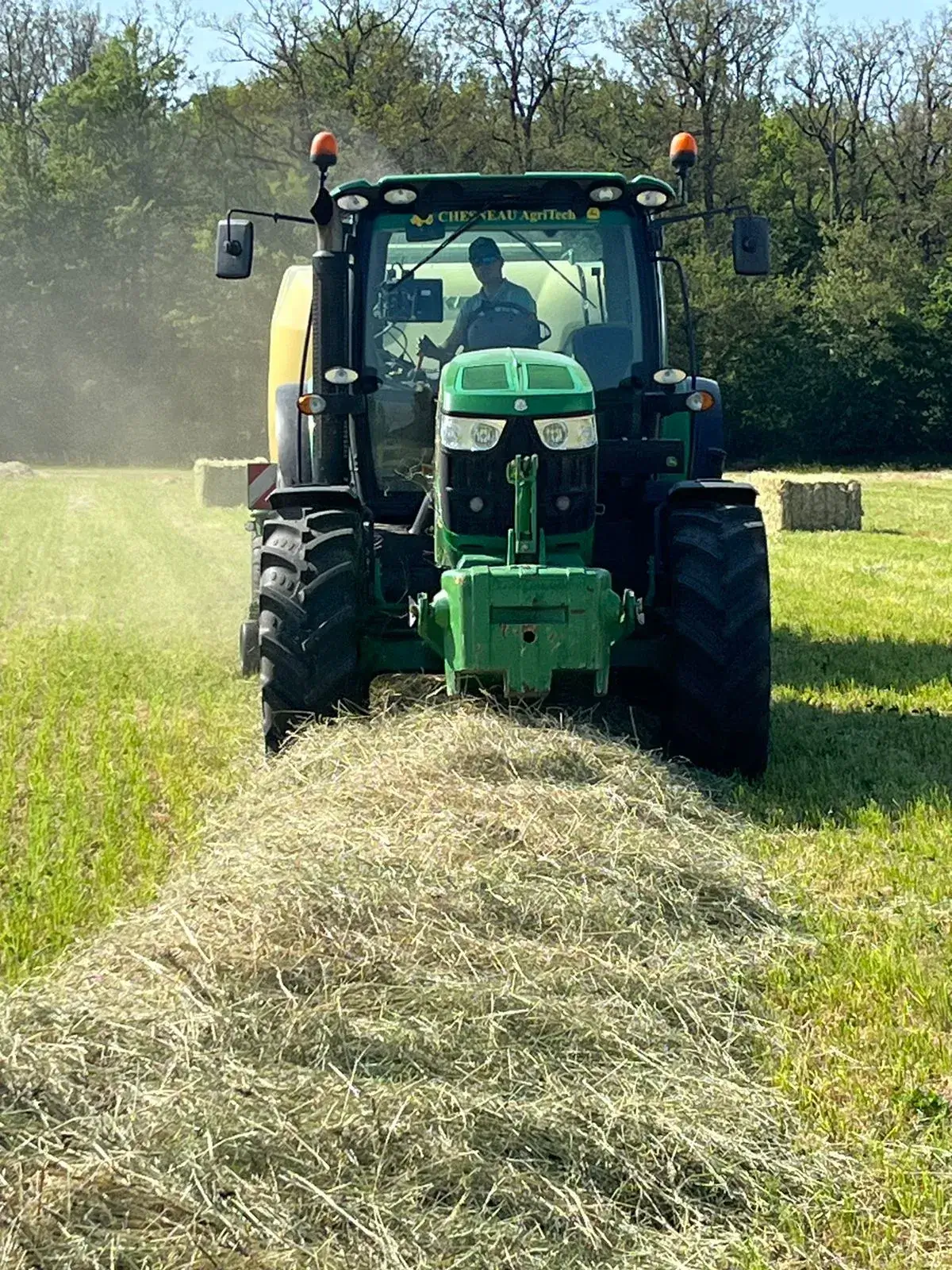 Pressage du foin avec presse Krone Big Pack Pressage du foin avec presse Krone Big Pack